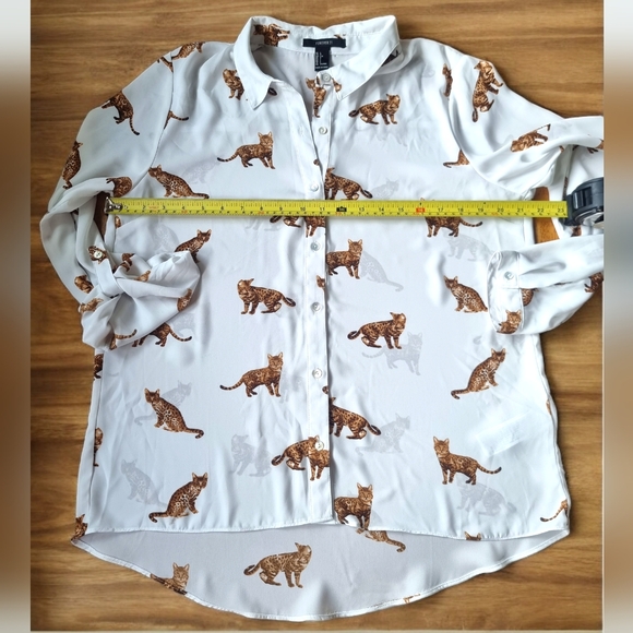 Bengal Semi-Sheer Lightweight Flowy Cat Blouse - Picture 6 of 9